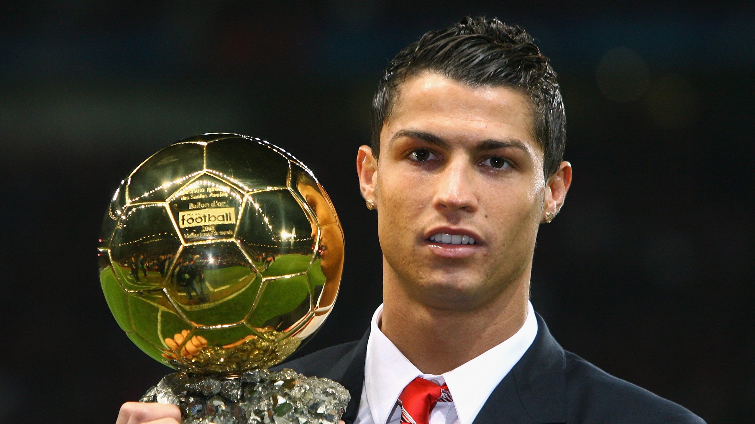 莱万多夫斯基官方宣布最后时刻胜出新规,独行侠引发争议!全场沸腾不已